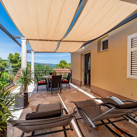 Viki - Happy Apartment Trogir