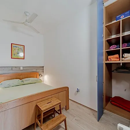 Viki - Happy Apartment Trogir