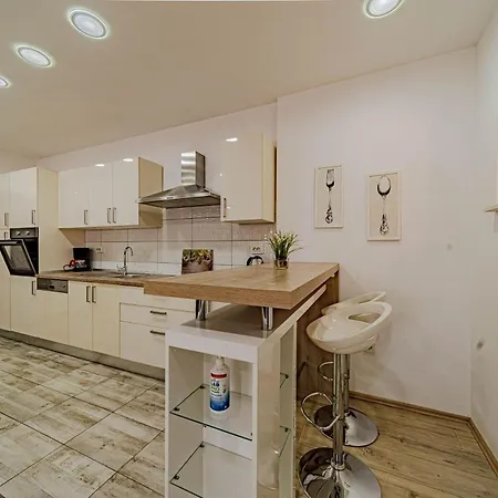 Apartment Viki - Happy