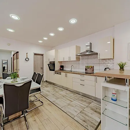 Viki - Happy Apartment *