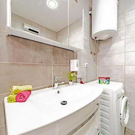 Apartment Viki - Happy *