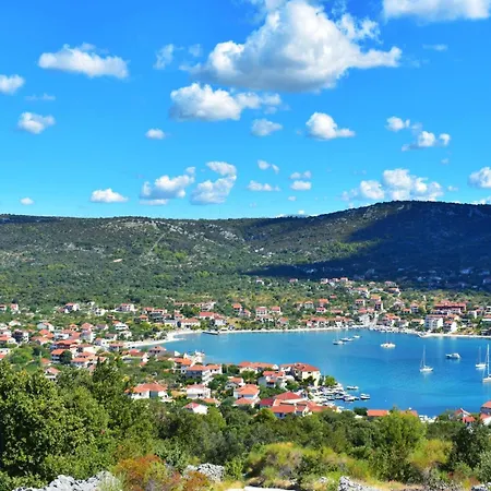 Viki - Happy Trogir
