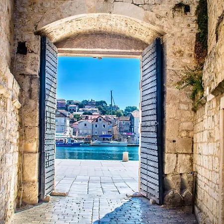 Viki - Happy Apartment Trogir